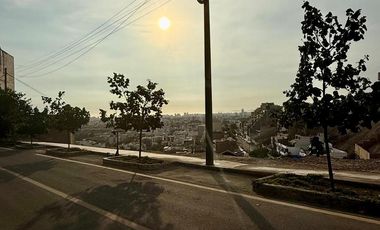 Vendo amplio terreno con hermosa vista en Casuarinas Sur.