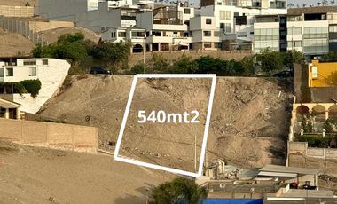 Vendo amplio terreno con hermosa vista en Casuarinas Sur.