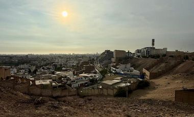 Vendo amplio terreno con hermosa vista en Casuarinas Sur.