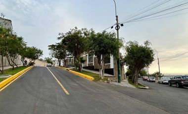 Vendo amplio terreno con hermosa vista en Casuarinas Sur.