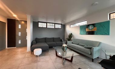 Casa en Arriendo en Camino del bosque 85