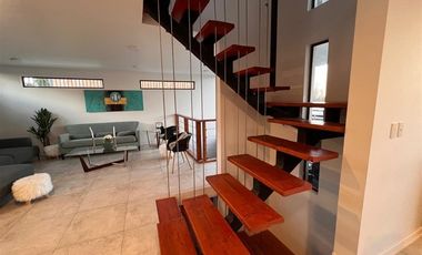 Casa en Arriendo en Camino del bosque 85