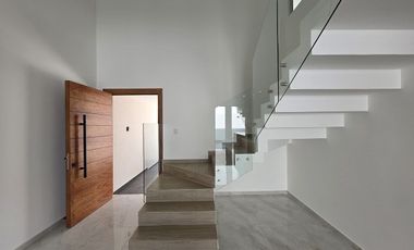 Casa en Venta 4 recámaras y alberca, Lomas del Dorado