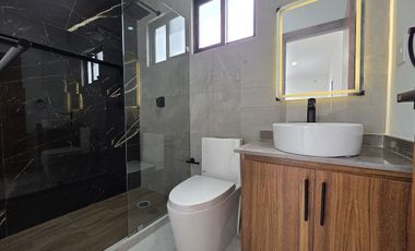 Casa en Venta 4 recámaras y alberca, Lomas del Dorado