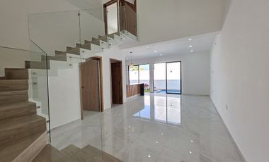 Casa en Venta 4 recámaras y alberca, Lomas del Dorado