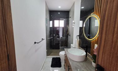 Casa en Venta 4 recámaras y alberca, Lomas del Dorado