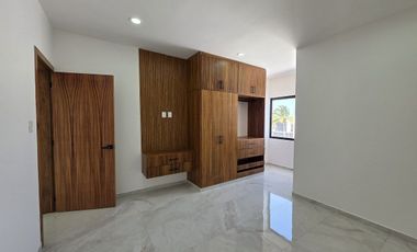Casa en Venta 4 recámaras y alberca, Lomas del Dorado