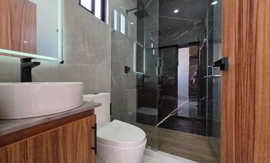 Casa en Venta 4 recámaras y alberca, Lomas del Dorado