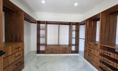 Casa en Venta 4 recámaras y alberca, Lomas del Dorado