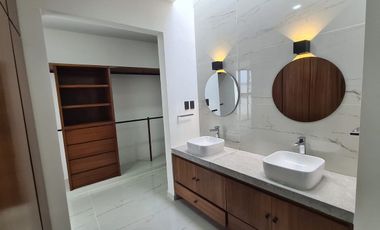 Casa en Venta con roof garden Lomas del Dorado
