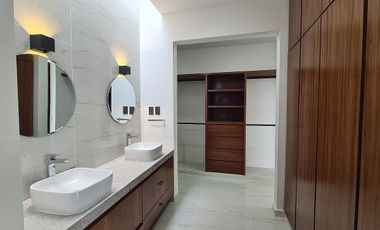 Casa en Venta con roof garden Lomas del Dorado