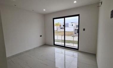 Casa en Venta con roof garden Lomas del Dorado