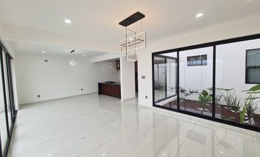 Casa en Venta con roof garden Lomas del Dorado