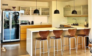 Vendo moderno apto San Lucas piso alto con super vista