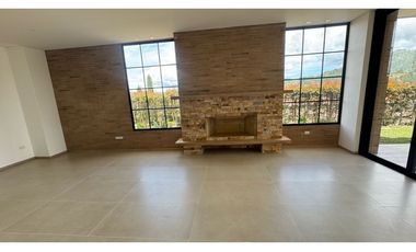 Casa en venta en unidad cerrada para estrenar en el retiro.