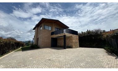 Casa en venta en unidad cerrada para estrenar en el retiro.