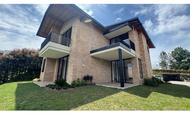 Casa en venta en unidad cerrada para estrenar en el retiro.