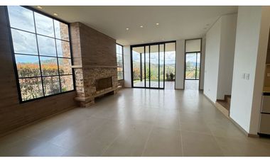 Casa en venta en unidad cerrada para estrenar en el retiro.