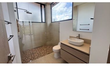 Casa en venta en unidad cerrada para estrenar en el retiro.