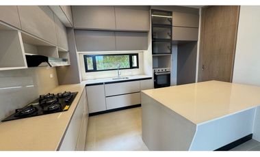 Casa en venta en unidad cerrada para estrenar en el retiro.