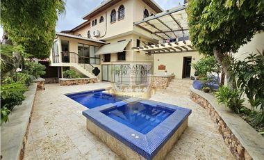 CASA EN VENTA DUPLEX EN LA ALAMEDA 442M2 A.C