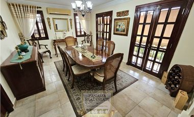 CASA EN VENTA DUPLEX EN LA ALAMEDA 442M2 A.C