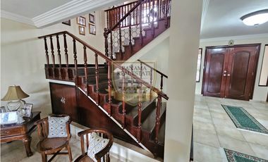 CASA EN VENTA DUPLEX EN LA ALAMEDA 442M2 A.C