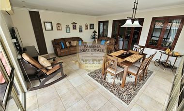 CASA EN VENTA DUPLEX EN LA ALAMEDA 442M2 A.C