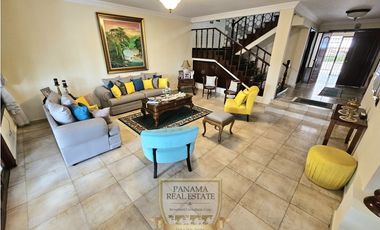 CASA EN VENTA DUPLEX EN LA ALAMEDA 442M2 A.C