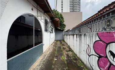 Venta de casa con ZONIFICACION COMERCIAL | San Francisco