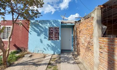 SE VENDE casa unifamiliar en Fracc. Las Lilas II, El Salto.