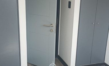 Luminoso Departamento en Arriendo – Octavo Piso, Vista Oriente