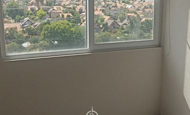 Luminoso Departamento en Arriendo – Octavo Piso, Vista Oriente