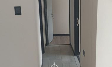Luminoso Departamento en Arriendo – Octavo Piso, Vista Oriente