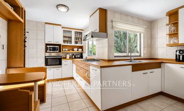 Linda casa en Condominio, La Reina Alta.