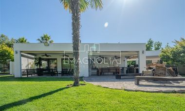 Casa en Arriendo en Condominio El Algarrobal II