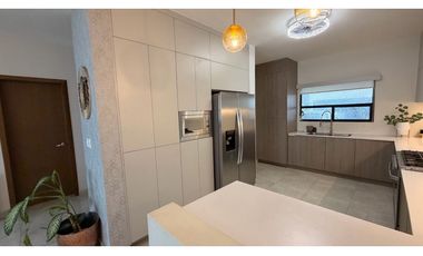 Casa en venta cumbres élite premier Monterrey 4 niveles