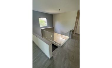 Casa en Venta cumbres Élite en esquina