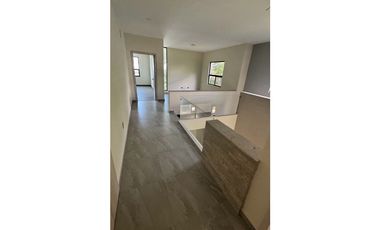 Casa en Venta cumbres Élite en esquina