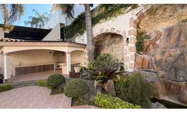 Casa en venta cumbres 2do sector arriba leones