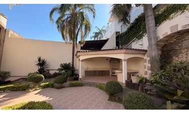 Casa en venta cumbres 2do sector arriba leones