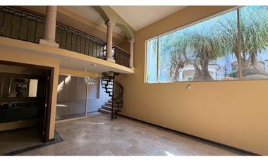 Casa en venta cumbres 2do sector arriba leones