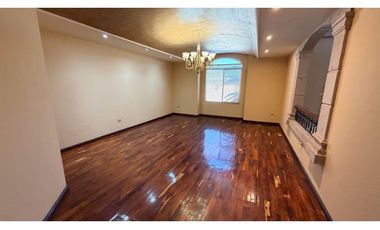 Casa en venta cumbres 2do sector arriba leones