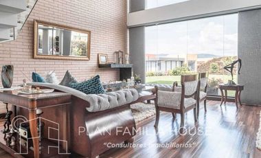 Casa en cota, club house, esquinera, zona verde, Serrato