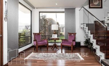 Casa en cota, club house, esquinera, zona verde, Serrato