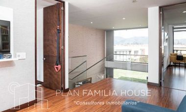 Casa en cota, club house, esquinera, zona verde, Serrato