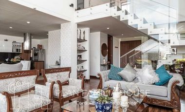 Casa en cota, club house, esquinera, zona verde, Serrato