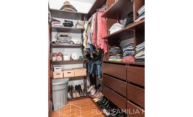 Casa en cota, club house, esquinera, zona verde, Serrato