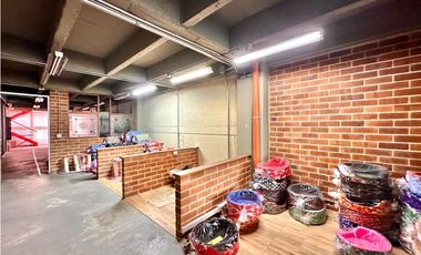 Edificio para inversión en venta, Envigado, cerca al parque san josé
