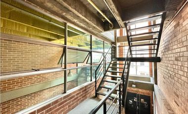 Edificio para inversión en venta, Envigado, cerca al parque san josé
